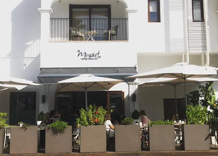 blog-5-charming-cafes_05